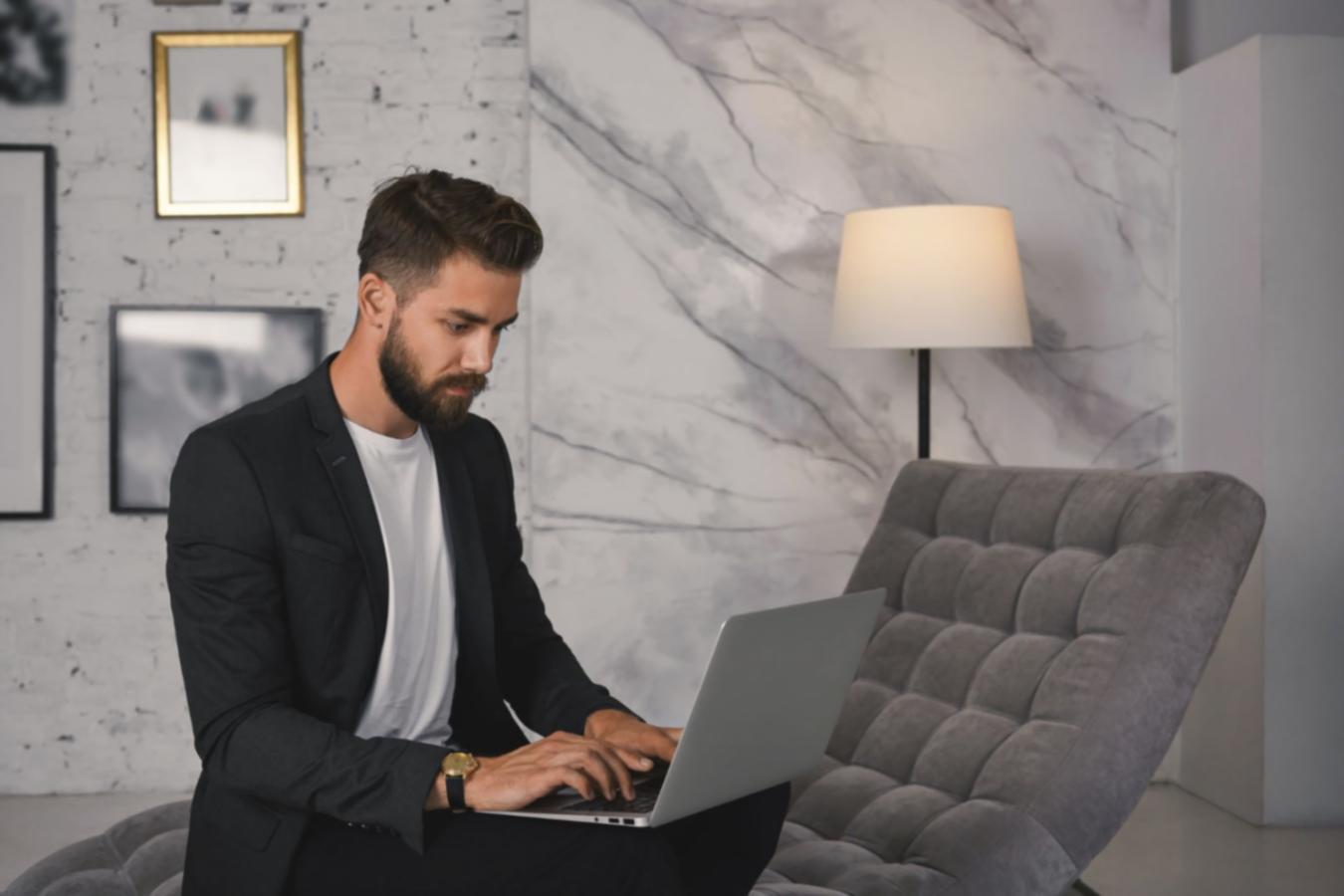 Teilnehmer während einer interaktiven Workshop-Übung